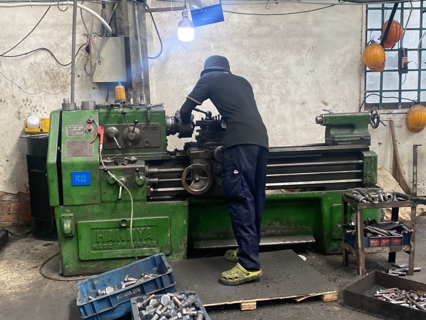 Lathe machine.JPG